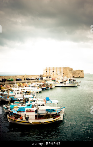 Il vecchio porto veneziano in Heraklion, Creta, Grecia. Foto Stock