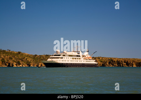 Aussie expedition cruiser Orion al punto raft, regione di Kimberley Australia Occidentale Foto Stock