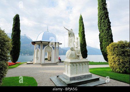 Padiglione nel giardino di Villa Melzi, Bellagio Lago di Como, Lombardia, Italia Foto Stock