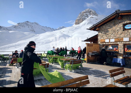 Gluenetta ristorante, area sciistica Corviglia, San Moritz Engadin, Grigioni, Svizzera Foto Stock