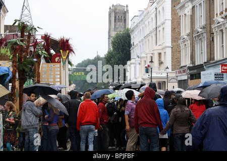 La folla al carnevale di Notting Hill Londra 2010 Foto Stock