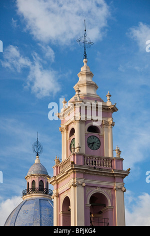 ARGENTINA, Provincia di Salta, Salta. Salta il campanile della cattedrale. Foto Stock