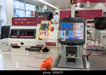 Checkout self-service - Sainsburys - Camden Town - Londra Foto Stock