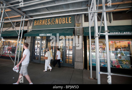 Barnes & Noble bookstore in sulla Fifth Avenue a Midtown a New York Sabato, Agosto 28, 2010. (© Richard B. Levine) Foto Stock