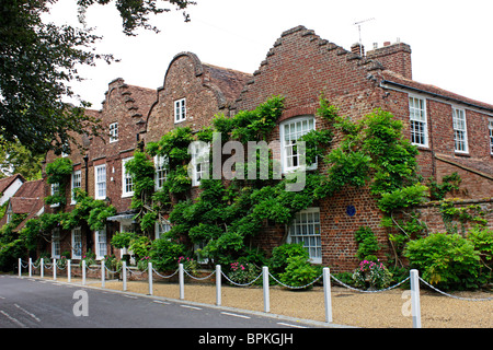 Colline House ex casa di Sir John Mills in Denham Buckinghamshire Foto Stock