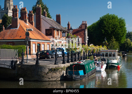 St Helen's Wharf sul Tamigi, Abingdon 3 Foto Stock