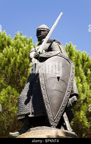 Statua di re Afonso Henriques di Portogallo in Castlo de Sao Jorge a Lisbona. Foto Stock