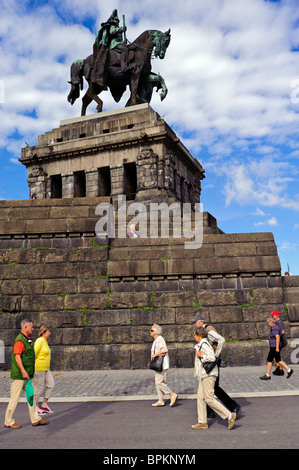 Kaiser Wilhelm Memorial presso il Deutsches Eck, Coblenza, Renania-Palatinato, Germania, Europa Foto Stock