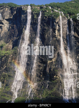 Sette sorelle cade, il Geirangerfjord, Norvegia Foto Stock