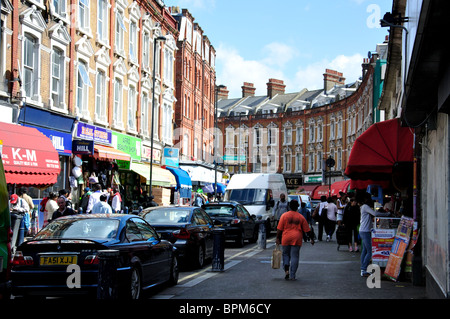 Bancarelle del mercato di Brixton, Electric Avenue, Brixton, London Borough di Lambeth, Greater London, England, Regno Unito Foto Stock