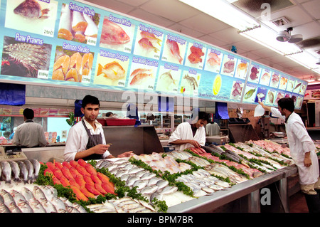 Pescivendolo shop, Mercato di Brixton, Electric Avenue, Brixton, London Borough di Lambeth, Greater London, England, Regno Unito Foto Stock