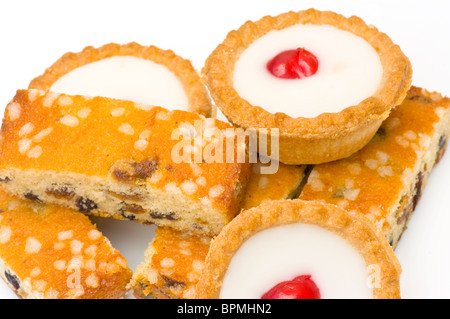 Bakewell crostate e signor Kipling Paese torte Foto Stock