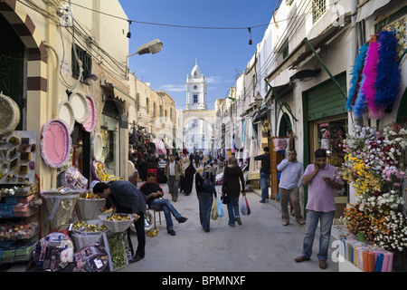 Gli operatori e i negozi della Medina, la città vecchia di Tripoli, in Libia, Nord Africa Foto Stock