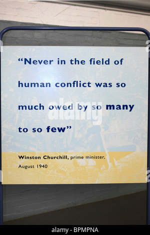 "Mai nel campo del conflitto umano è stato tanto nei confronti di tanti a così pochi" Winston Churchill Foto Stock