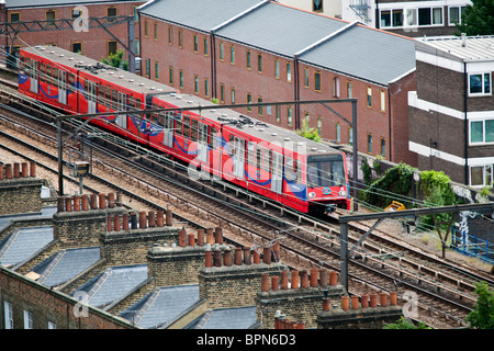 Docklands Light Railway treno, East London, Regno Unito. Foto Stock