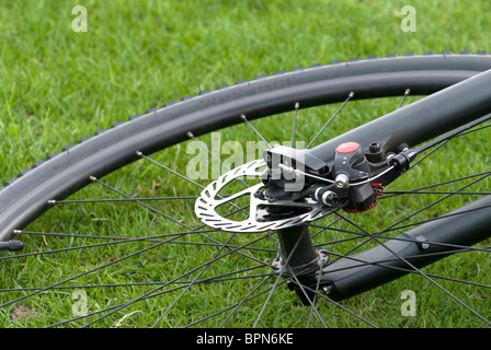 Disco freno sulla ruota di bicicletta Foto Stock