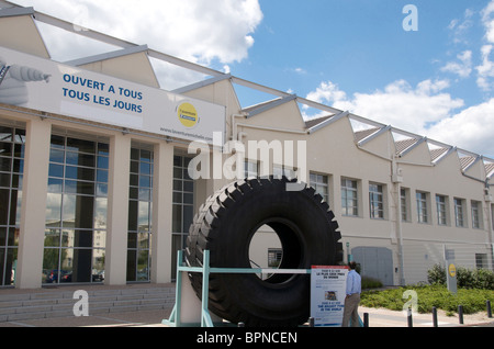 Il pneumatico più grande del mondo, L' Aventure Michelin museum, Clermont Ferrand, Auvergne, Francia Foto Stock