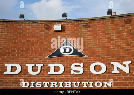 Distribuzione Dudson segno sulla parete Burslem Stoke-on-Trent Regno Unito Foto Stock