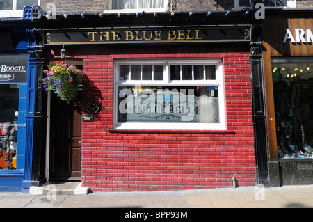 Esterno del Blue Bell pub, York, Inghilterra Foto Stock