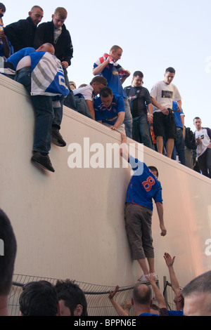 I tifosi di calcio in Manchester City per la Coppa UEFA 2008 opponendosi al Glasgow Rangers e la st Pietroburgo FEDERAZIONE Zenit Foto Stock