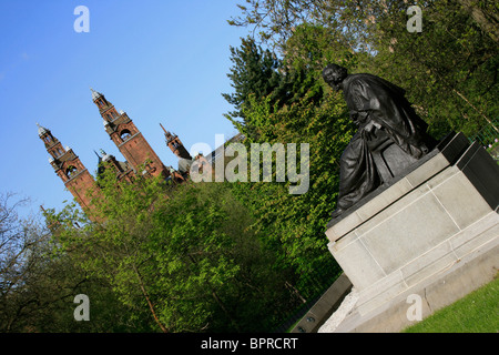 Statua di Sir Joseph Lister ( 1827-1912) in Kelvingrove Park, Glasgow, Scozia Foto Stock