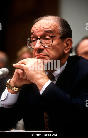 Federal Reserve Chairman Alan Greenspan testimonia al Congresso il 5 marzo 1997 a Washington, DC. Foto Stock