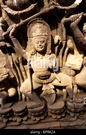 Deep rilievi, lebbroso re terrazza, Angkor, Siem Reap, Cambogia Foto Stock