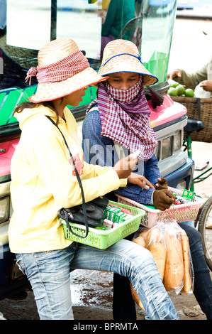 Fermata bus scena, Sisophan, Cambogia Foto Stock