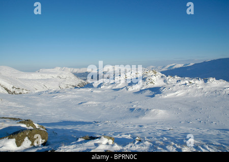 Guardando a Nord dal vertice di Seathwaite cadde nel distretto del Lago Foto Stock