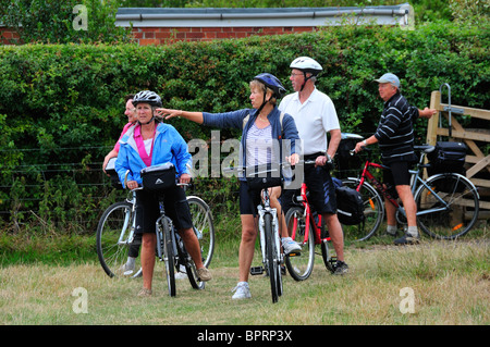 I ciclisti a Newtown Creek, Isola di Wight in Inghilterra Foto Stock