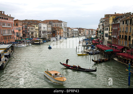 Vista del Canal Grande dal Ponte di Rialto Foto Stock