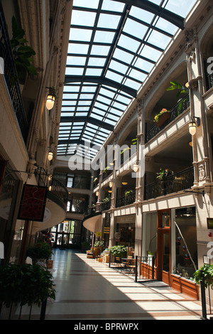 Interno del Grove Arcade, con negozi, centro di Asheville, North Carolina, Stati Uniti d'America Foto Stock