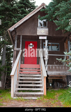 Olympic Ski lodge Patrol, Ice Station Zebra, il Parco Nazionale di Olympic, Washington, Stati Uniti d'America Foto Stock