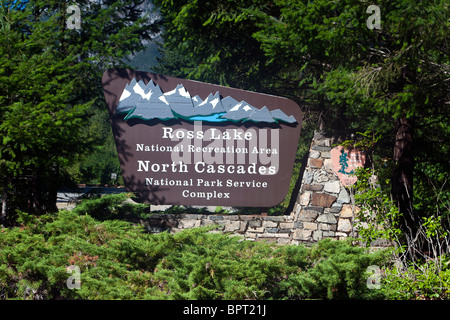 Ross Lake National Recreation Area e North Cascades National Park Service complesso segno di benvenuto, Washington Foto Stock