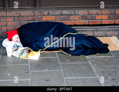 La persona senza dimora sleeping ruvida, London, England, Regno Unito Foto Stock