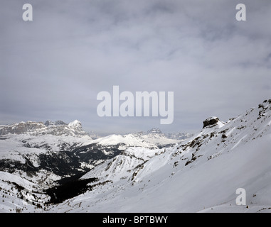 Settsass sopra Corvara da Porta Vescovo vicino a Arabba Dolomiti Italia Foto Stock