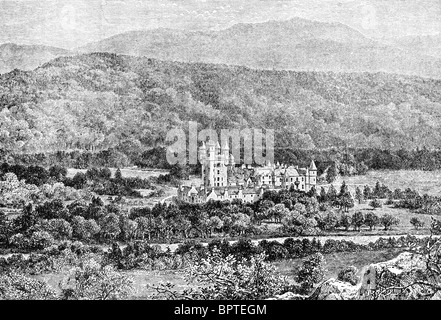 Hotel Occidental Balmoral, costruito dalla Regina Vittoria nel 1854, è la residenza reale della famiglia reale britannica in Braemar, Aberdeenshire, Scozia. Foto Stock