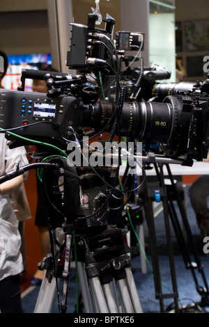Close up della videocamera professionale in studio TV Foto Stock