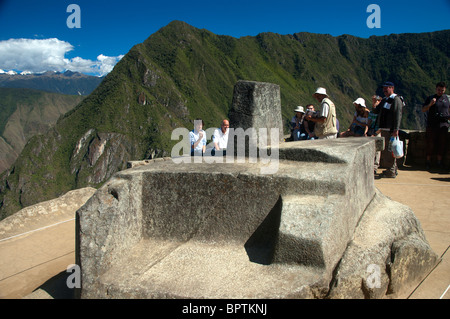 L'Intihuatana, o 'Post di aggancio del Sole", presso l'antica città Inca di Machu Picchu, Perù. Foto Stock