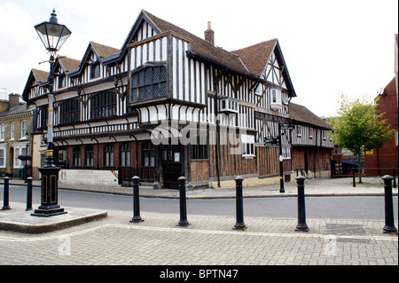 TUDOR HOUSE SOUTHAMPTON 3/4 vista laterale da St Michael's Square Foto Stock