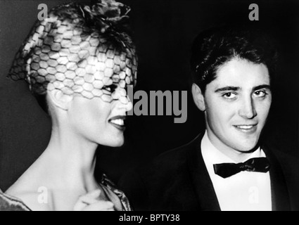 BRIGITTE BARDOT e Sacha Distel attrice e cantante (1960) Foto Stock