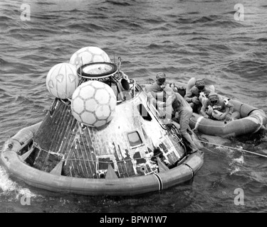 Recupero del pacifico della navicella spaziale Apollo 11 (1969) Foto Stock