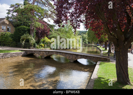 Bourton-on-the-acqua, tarda estate Foto Stock