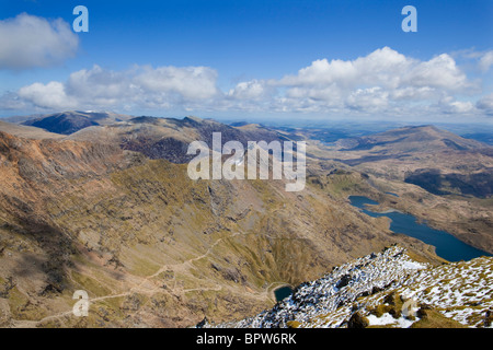 Vista dal vertice di Snowdon guardando ad Est su Pyg via Foto Stock