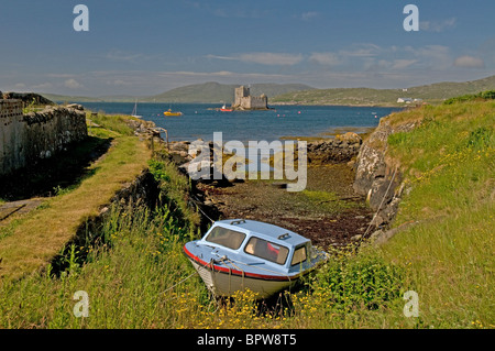 Il castello di Kisimul siede in Castlebay sull isola di Barra, Ebridi Esterne Western Isles. La Scozia. SCO 6525 Foto Stock