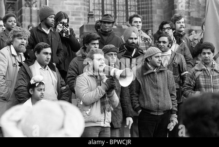 Relatori a Wolverhampton Anti nazista marzo 1981 protesta antirazzista contro il razzismo. Foto di DAVID BAGNALL: Protesta antirazzista contro il razzismo nel Regno Unito negli anni ottanta Foto Stock