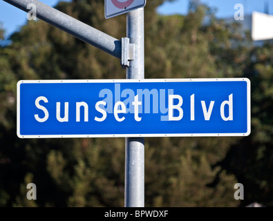 Sunset Blvd segno. Los Angeles il famoso percorso da downtown a Beverly Hills. Foto Stock
