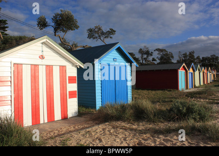 Legname di colorate case sulla spiaggia della penisola di Mornington VICTORIA AUSTRALIA BDA Foto Stock