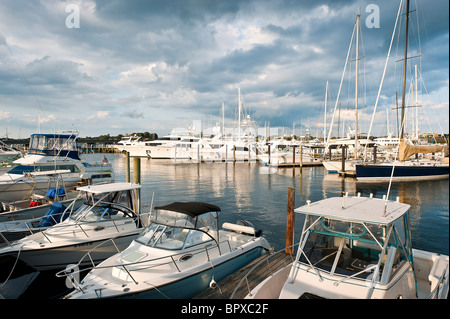 Barche e yacht in Newport harbour marina, Rhode Island, STATI UNITI D'AMERICA Foto Stock