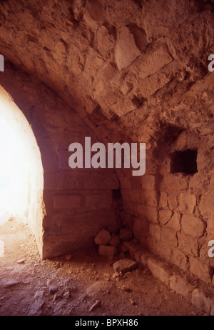 Sbriciolare le pareti all'interno del castello crociato a Shobak. Kings Highway. Foto Stock